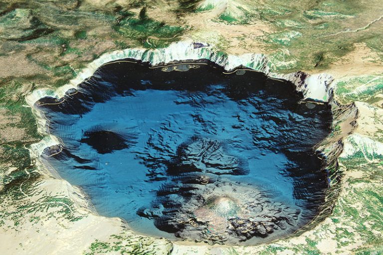 qmine-3d-tourism model-crater lake